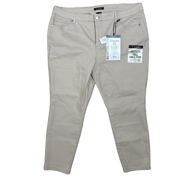 d. jeans Denim - ⭐️ NWT- d.jeans recycled twill oatmeal cropped pants- size 20W